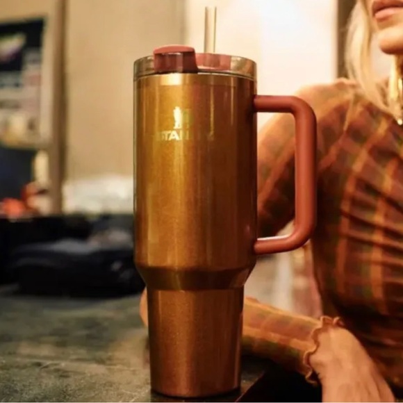 Stanley x Lainey Wilson - Quencher 2.0 Country Gold CONFIRMED ORDER Preorder - Picture 4 of 4